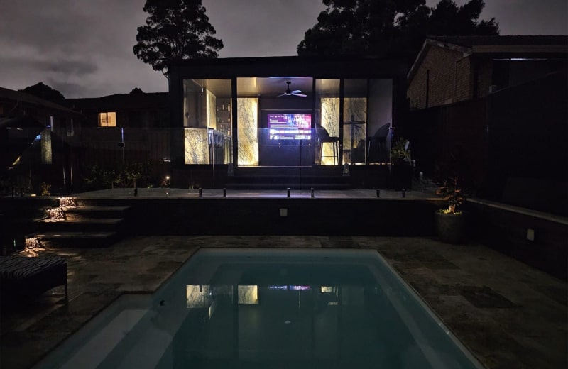 Custom bar & Pool Reno